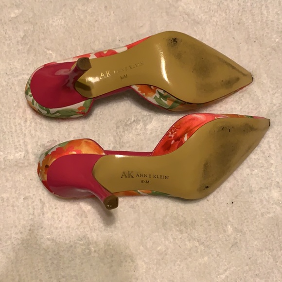 Heels - Picture 5 of 5